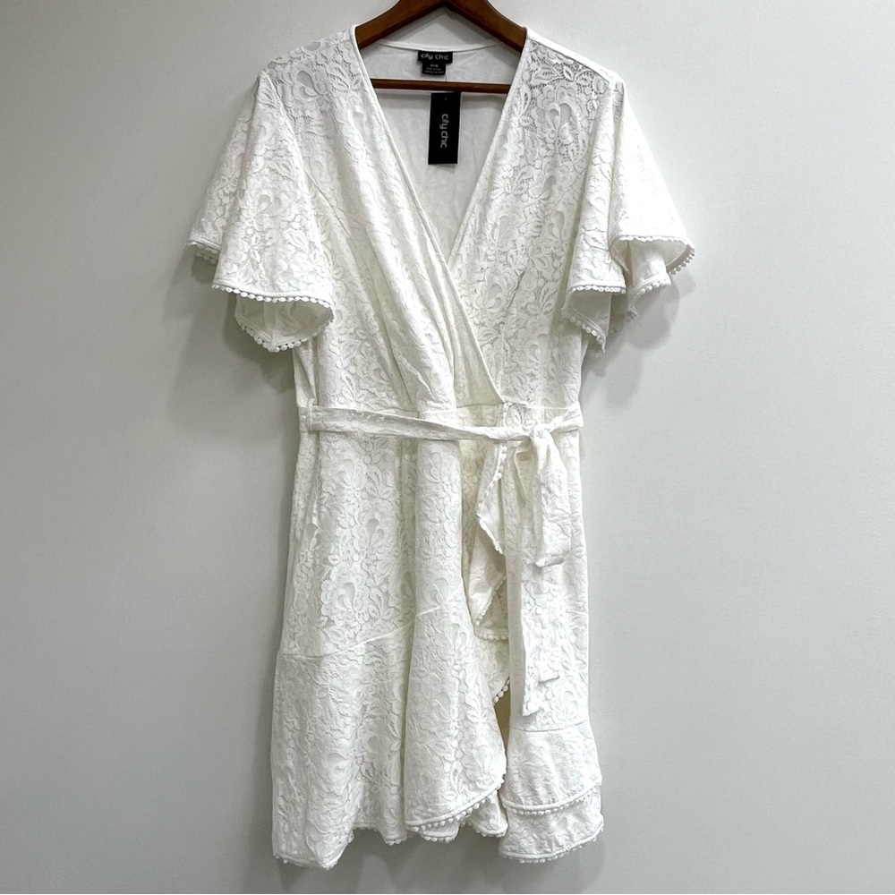 City Chic Ivory Lace Flutter Sleeve Mini Dress